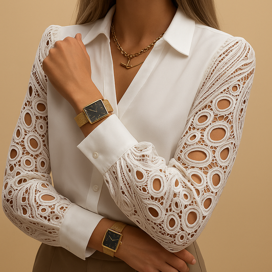 Elegante blouse met kanten mouwen